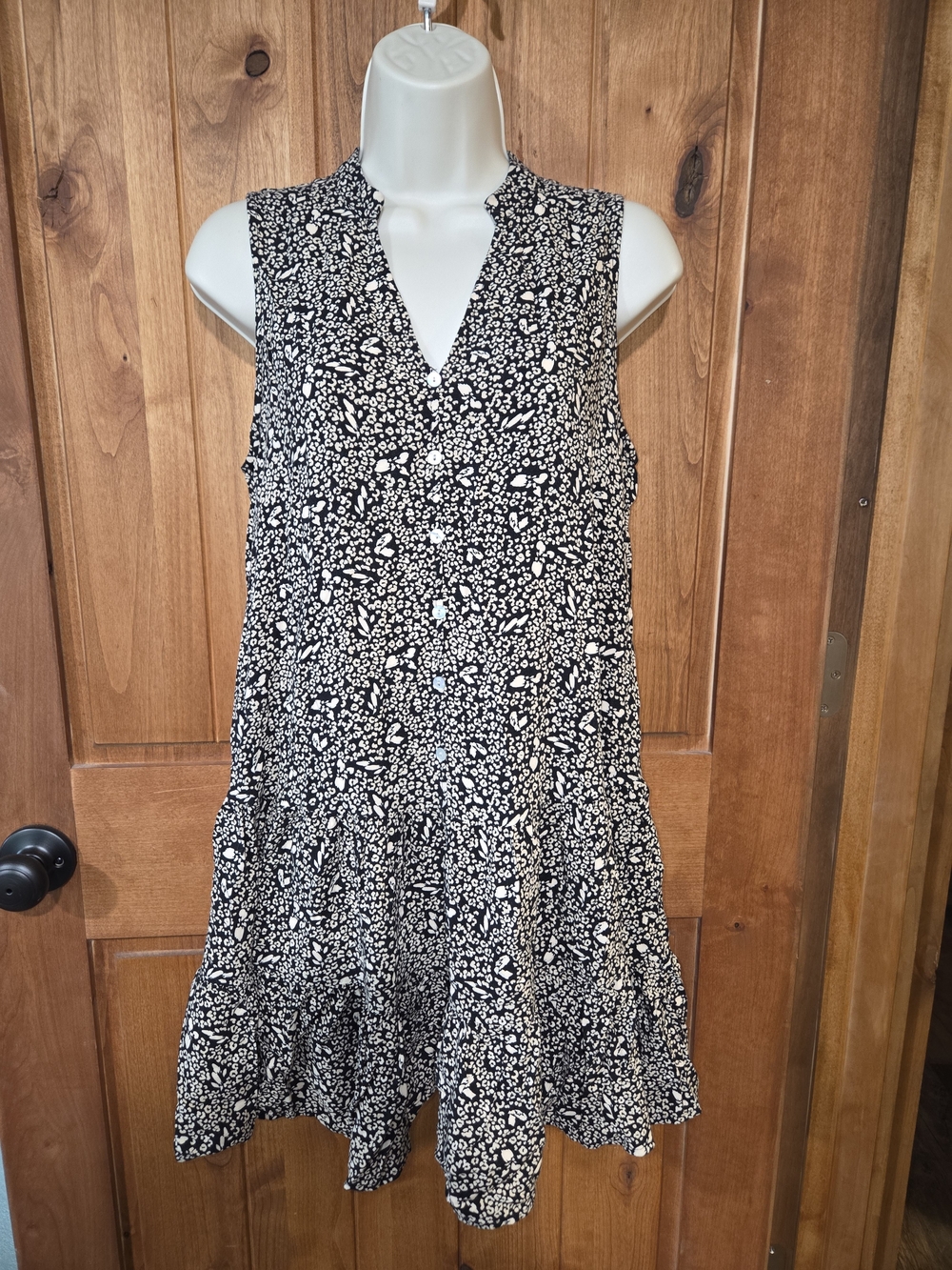 Nine West Black and Cream Sleeveless V-Neck Tiered Mini Dress